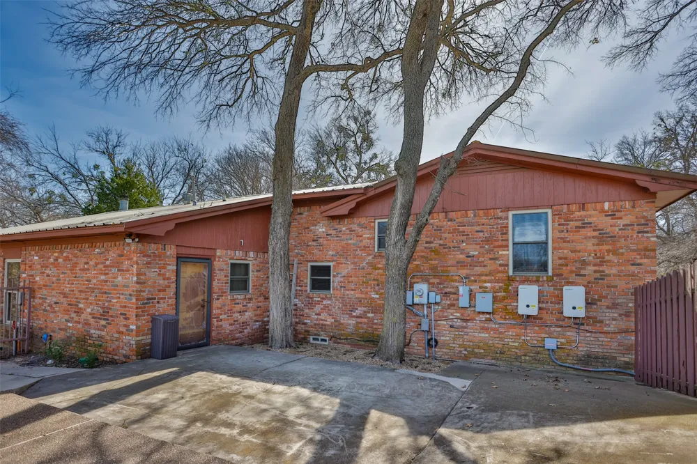 231 Hickory Street Lindsay, TX 76250