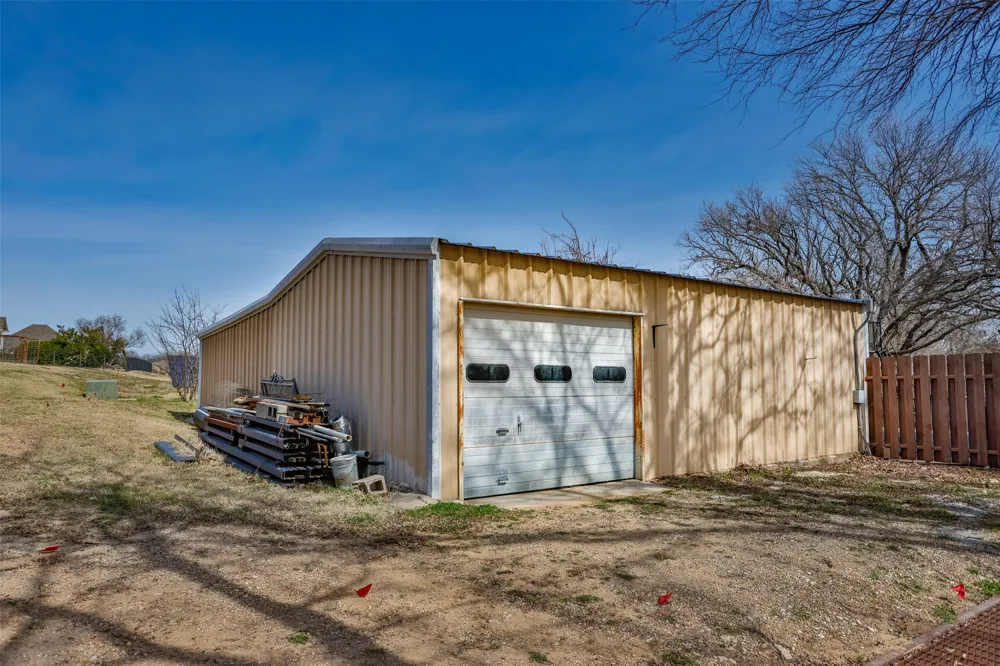 231 Hickory Street Lindsay, TX 76250