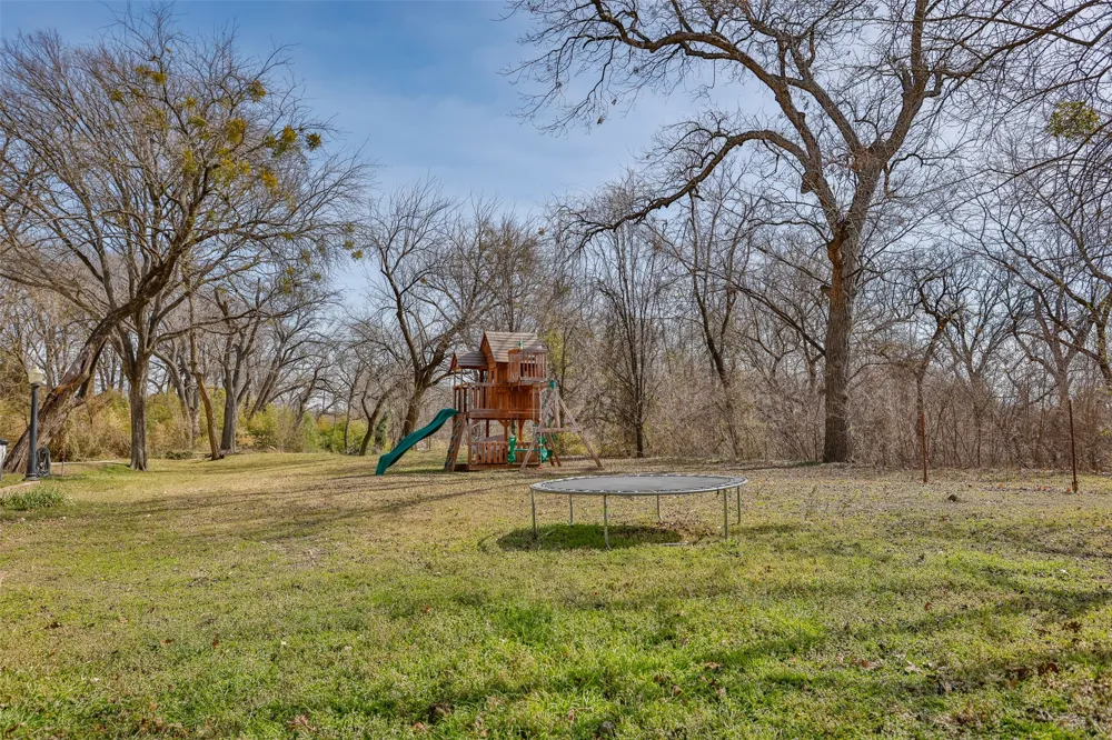 231 Hickory Street Lindsay, TX 76250