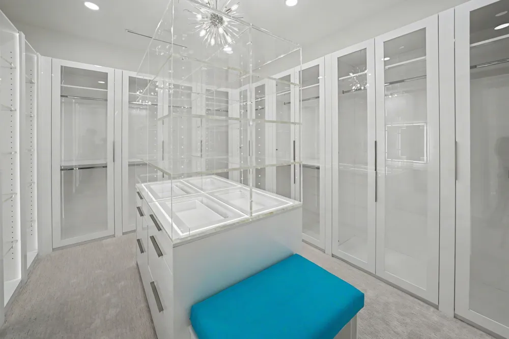 9457 Waterview Road Dallas, TX 75218