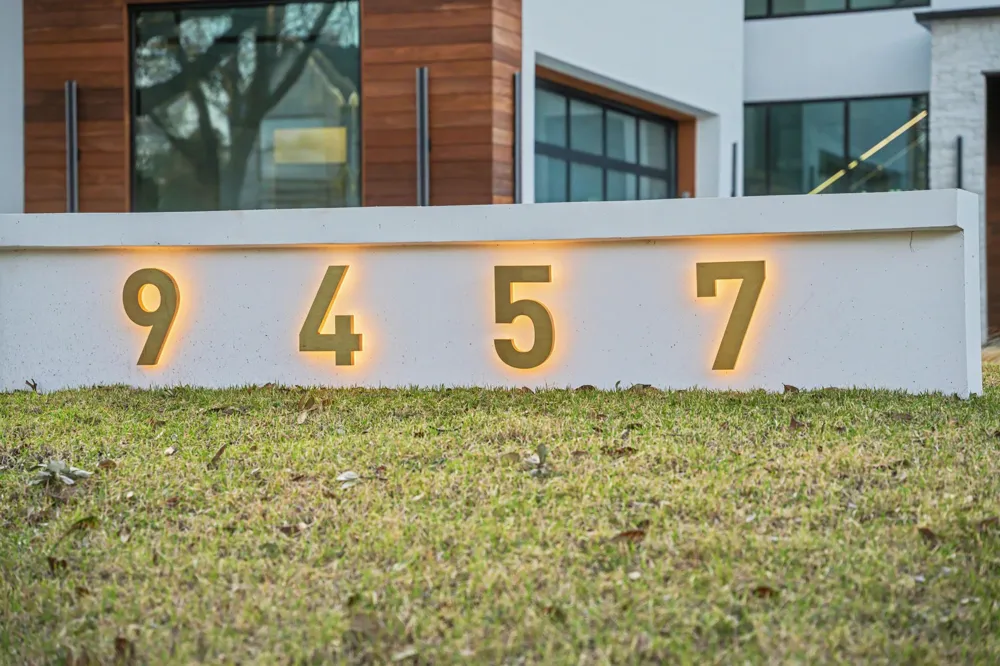 9457 Waterview Road Dallas, TX 75218
