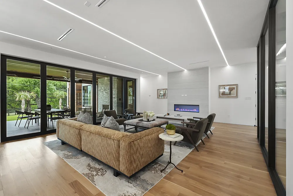 9457 Waterview Road Dallas, TX 75218