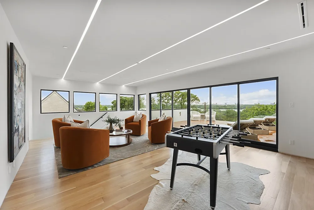 9457 Waterview Road Dallas, TX 75218