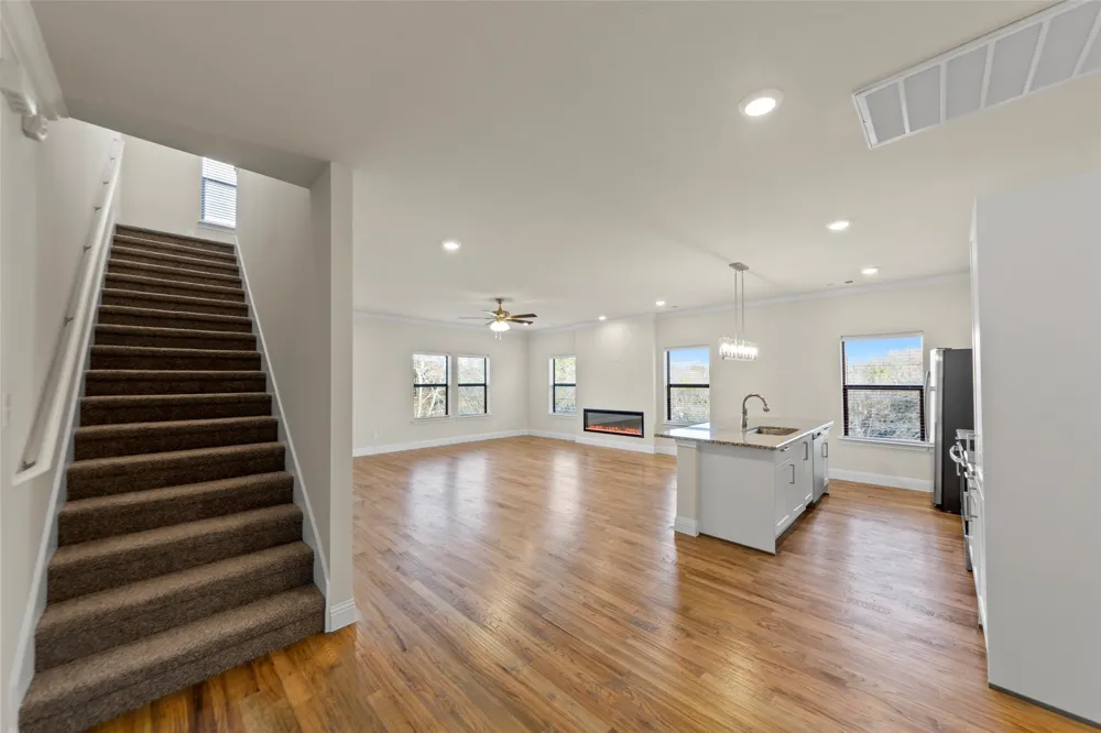6373 MASON COURT Dallas, TX 75227