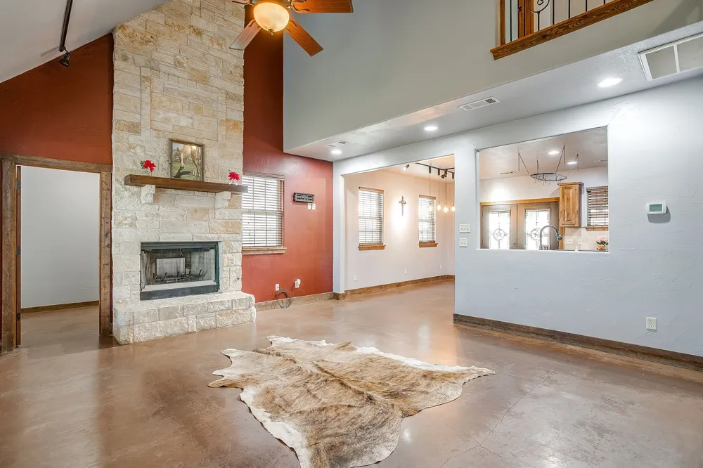 2220 Lazy Bend Road Millsap, TX 76066
