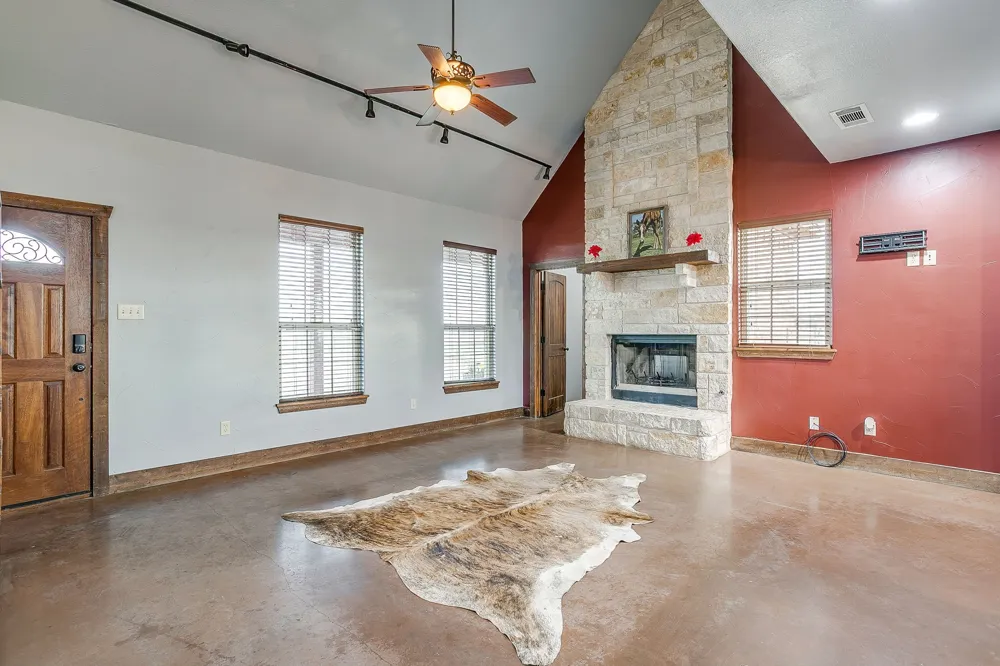 2220 Lazy Bend Road Millsap, TX 76066
