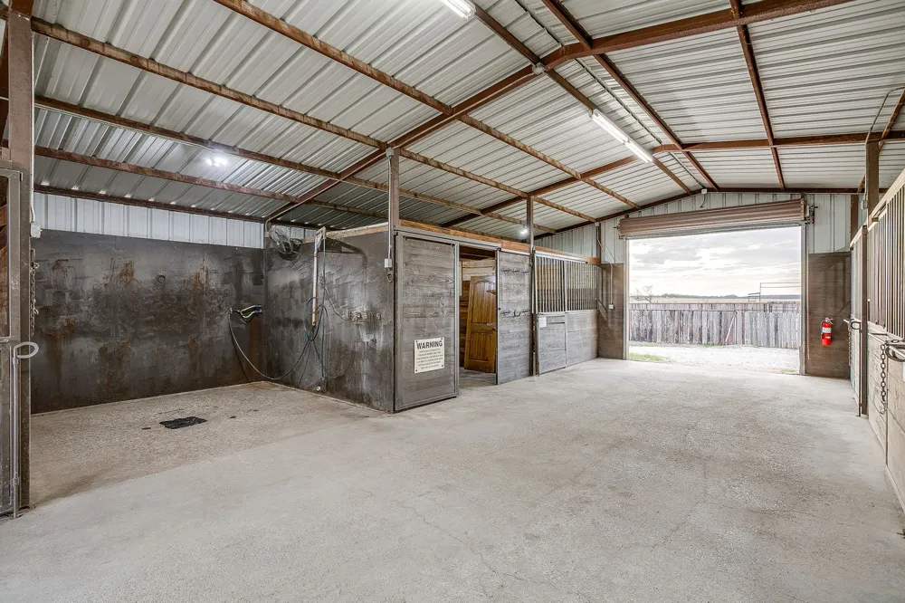 2220 Lazy Bend Road Millsap, TX 76066
