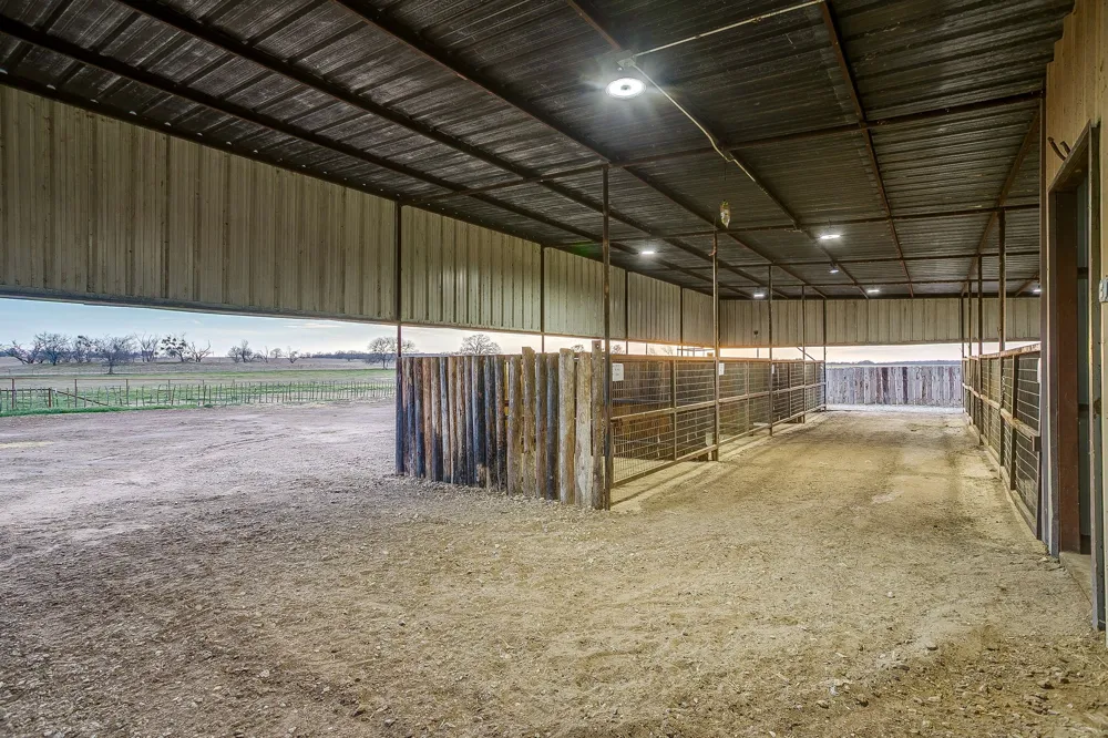 2220 Lazy Bend Road Millsap, TX 76066