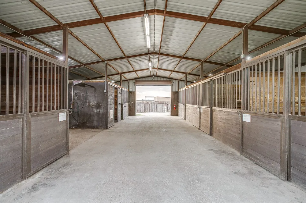 2220 Lazy Bend Road Millsap, TX 76066
