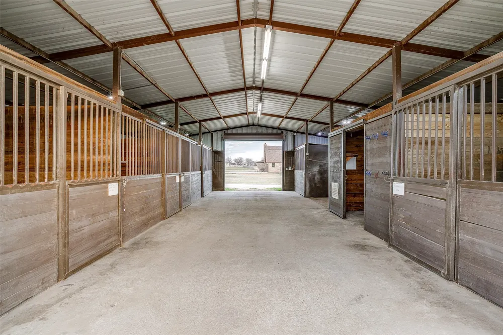 2220 Lazy Bend Road Millsap, TX 76066