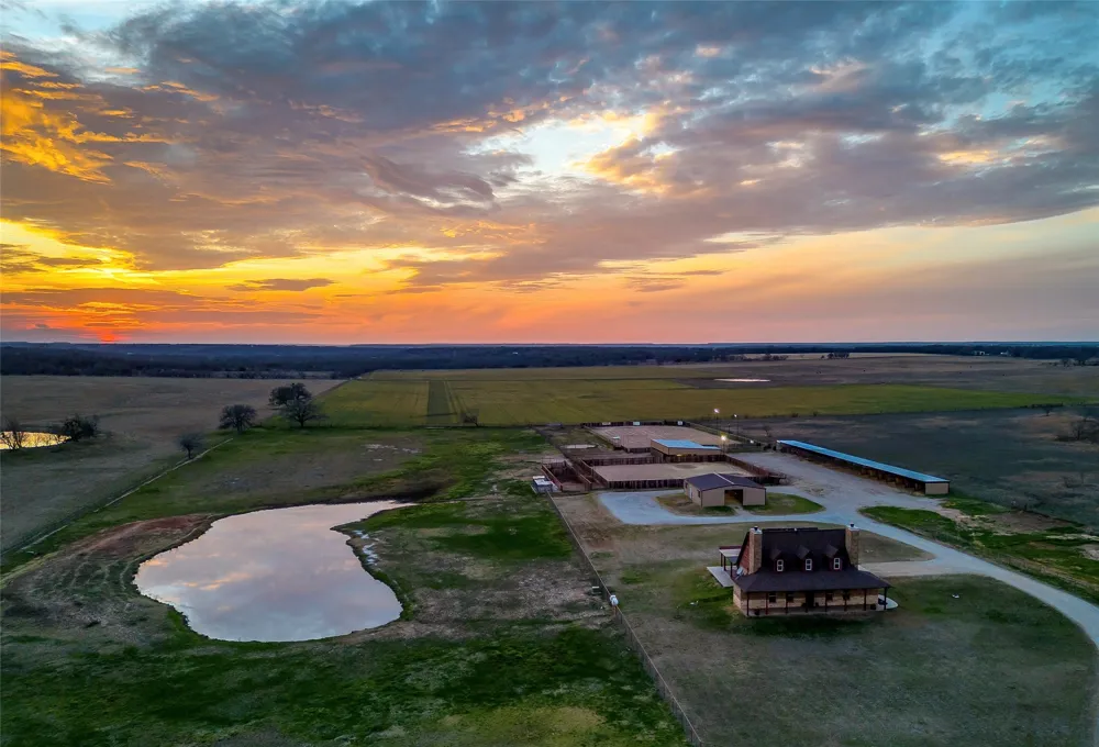 2220 Lazy Bend Road Millsap, TX 76066