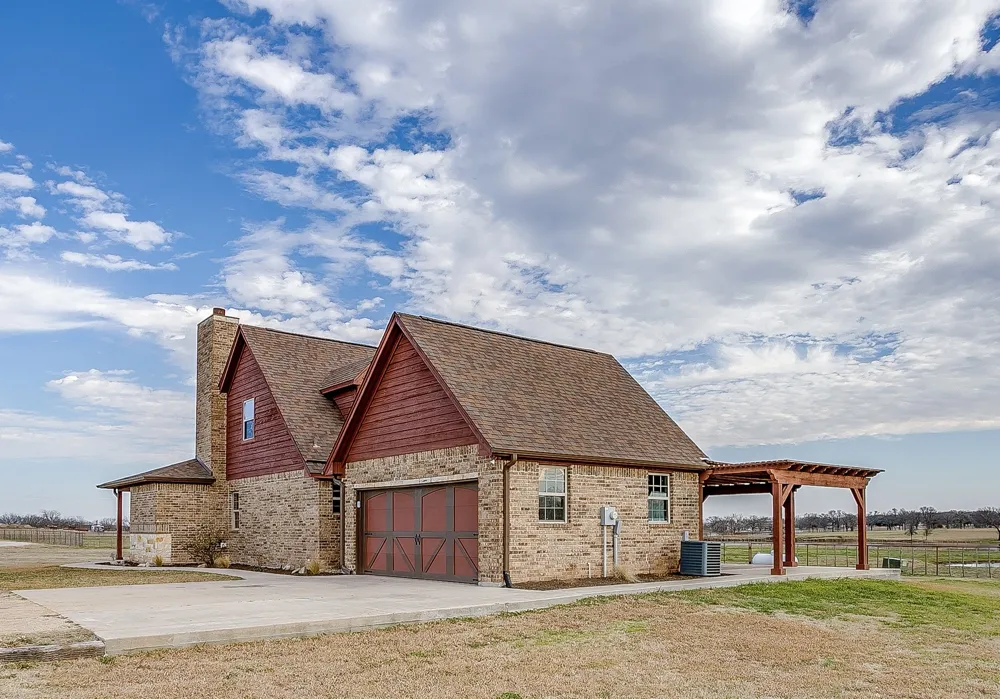 2220 Lazy Bend Road Millsap, TX 76066
