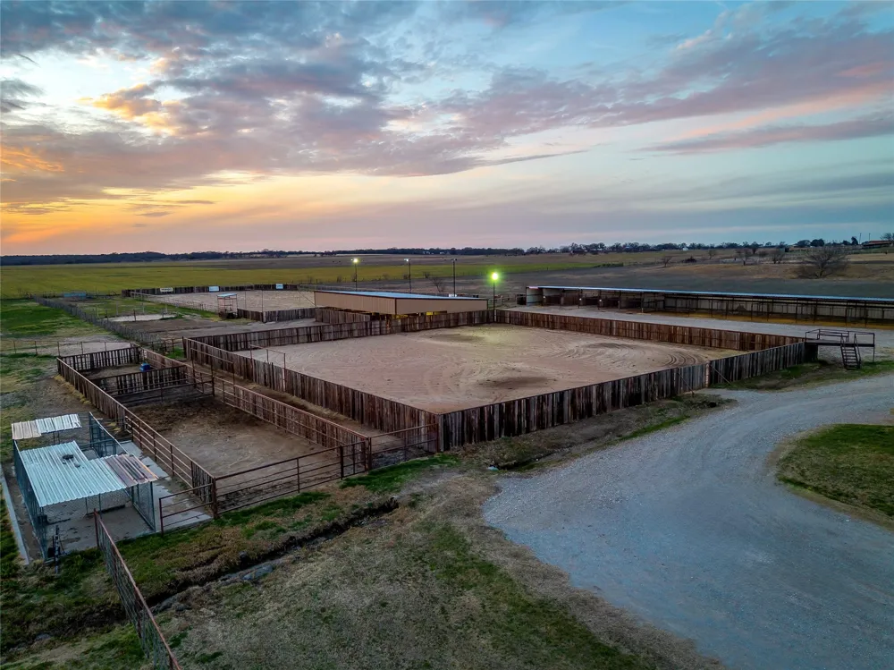 2220 Lazy Bend Road Millsap, TX 76066