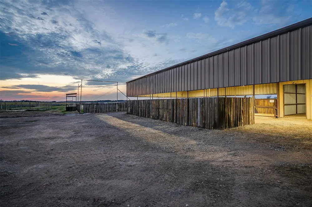 2220 Lazy Bend Road Millsap, TX 76066