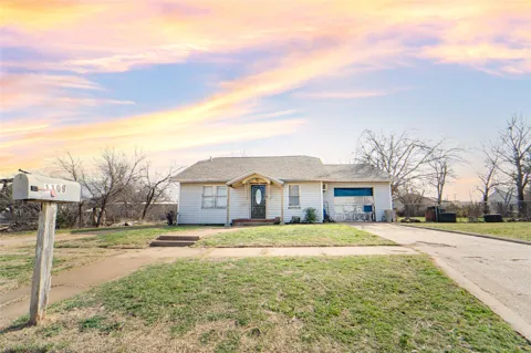 1109 W Elm Street