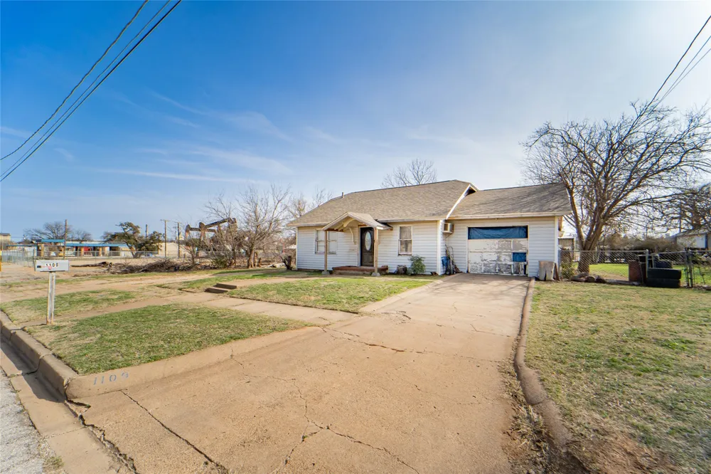 1109 W Elm Street Breckenridge, TX 76424