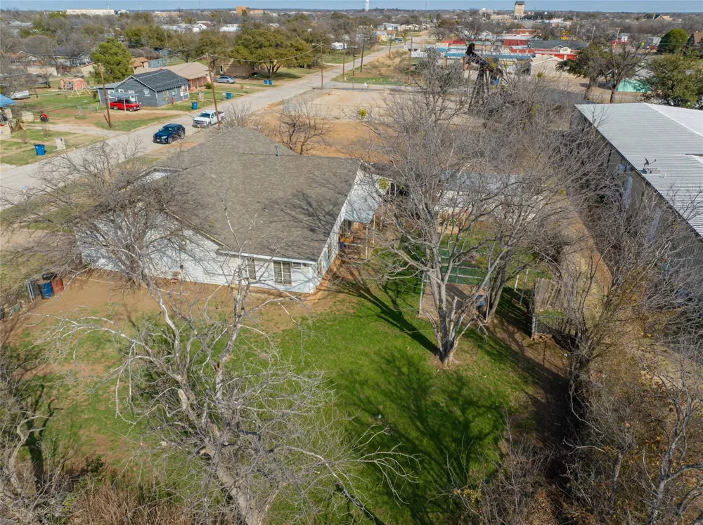 1109 W Elm Street Breckenridge, TX 76424