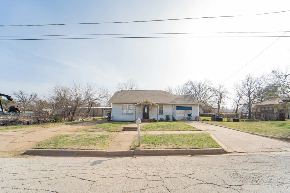 1109 W Elm Street Breckenridge, TX 76424