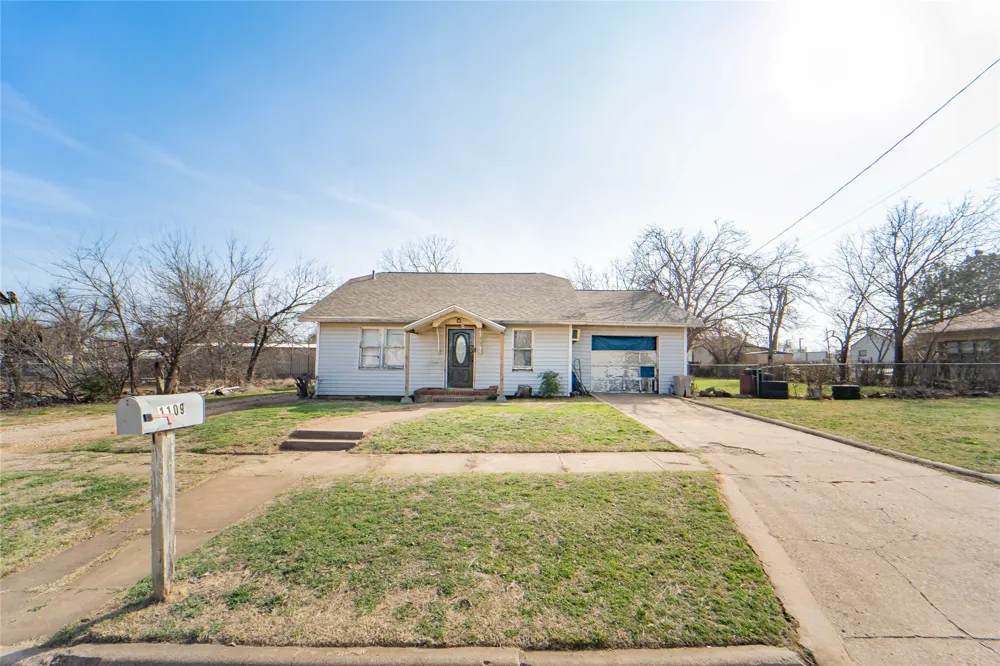 1109 W Elm Street Breckenridge, TX 76424