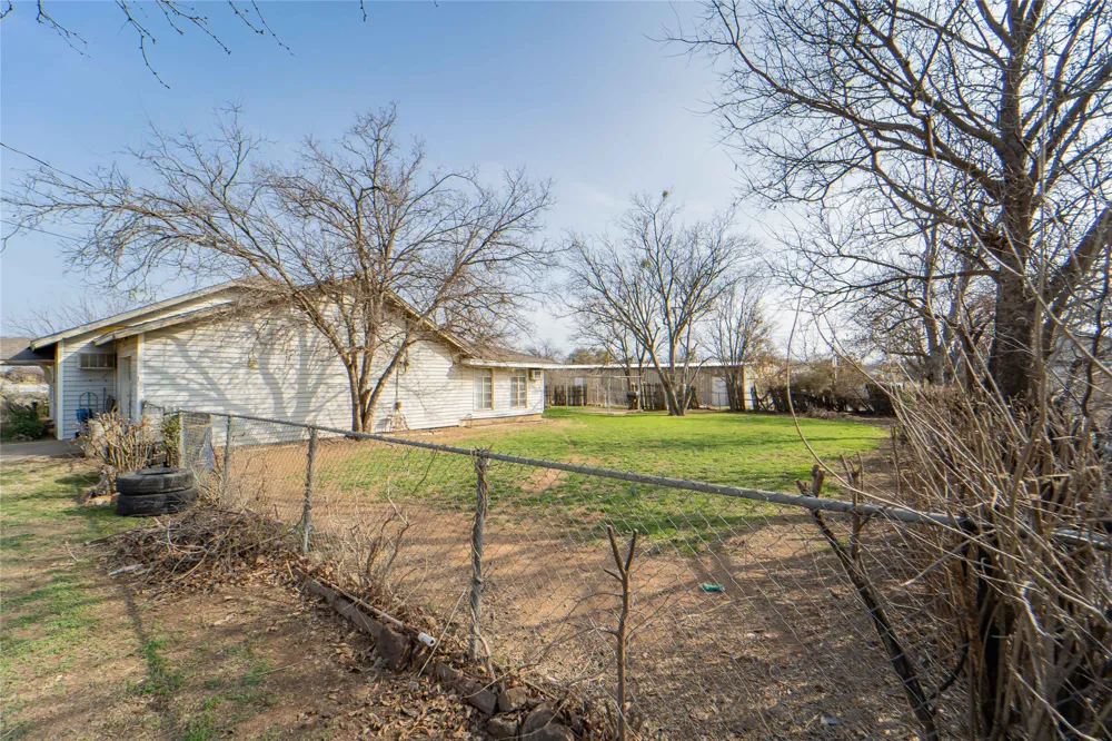 1109 W Elm Street Breckenridge, TX 76424