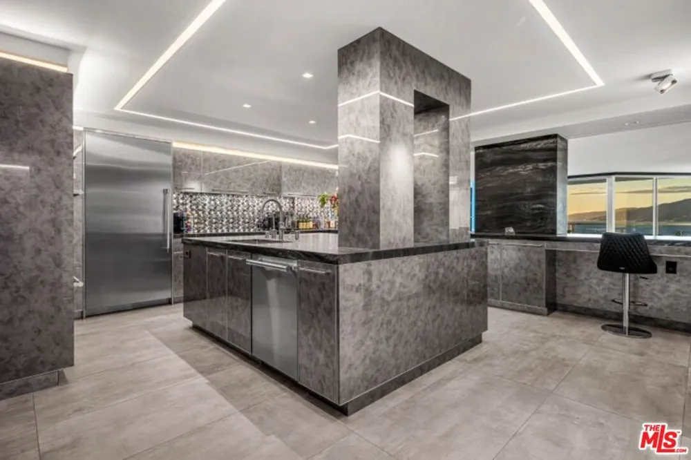 101 Ocean Avenue #C300 Santa Monica, CA 90402
