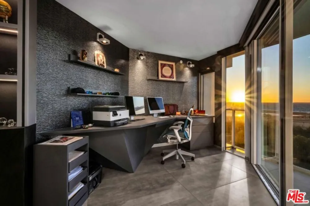 101 Ocean Avenue #C300 Santa Monica, CA 90402
