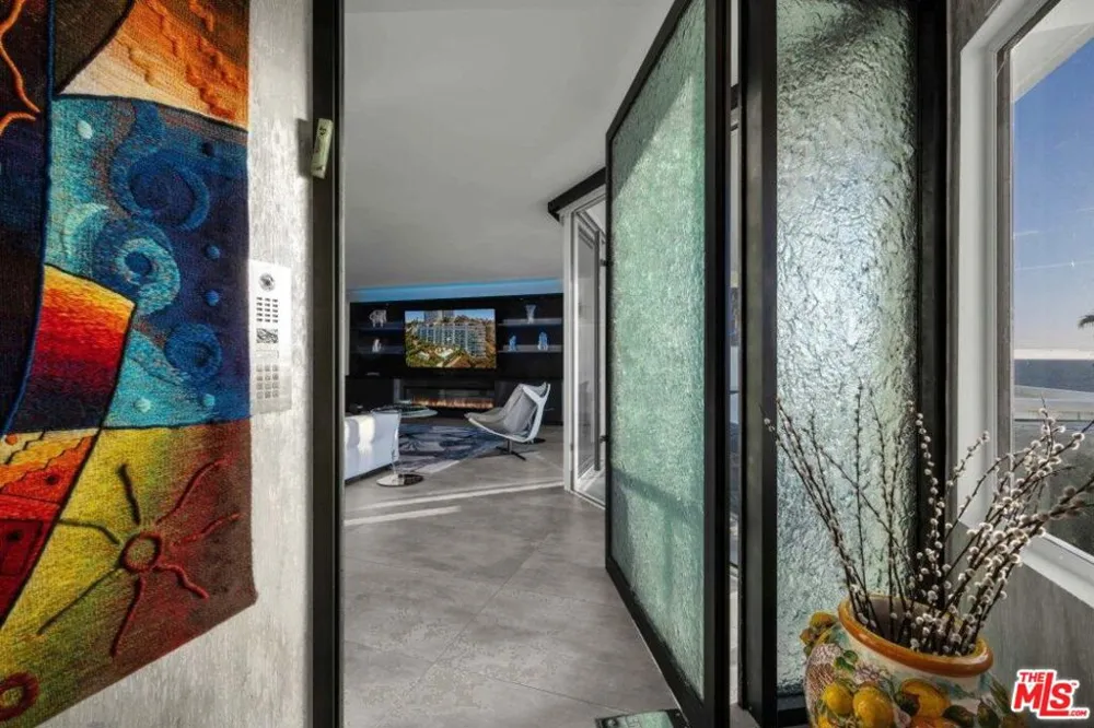 101 Ocean Avenue #C300 Santa Monica, CA 90402