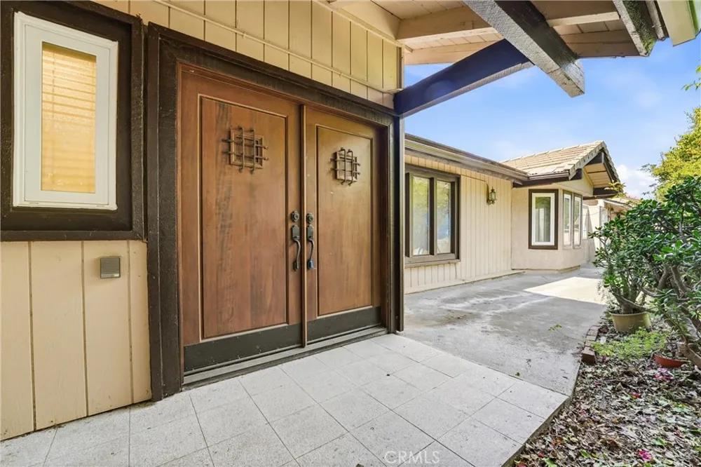 18831 Winnwood Lane Santa Ana, CA 92705