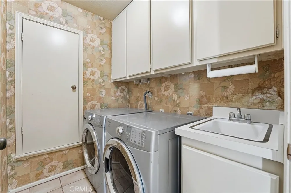 18831 Winnwood Lane Santa Ana, CA 92705
