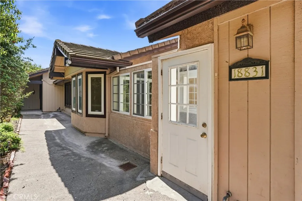 18831 Winnwood Lane Santa Ana, CA 92705