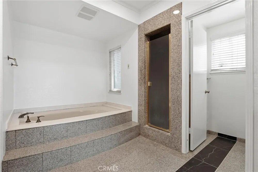 18831 Winnwood Lane Santa Ana, CA 92705