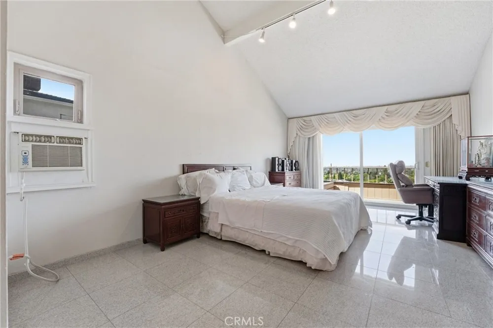 18831 Winnwood Lane Santa Ana, CA 92705