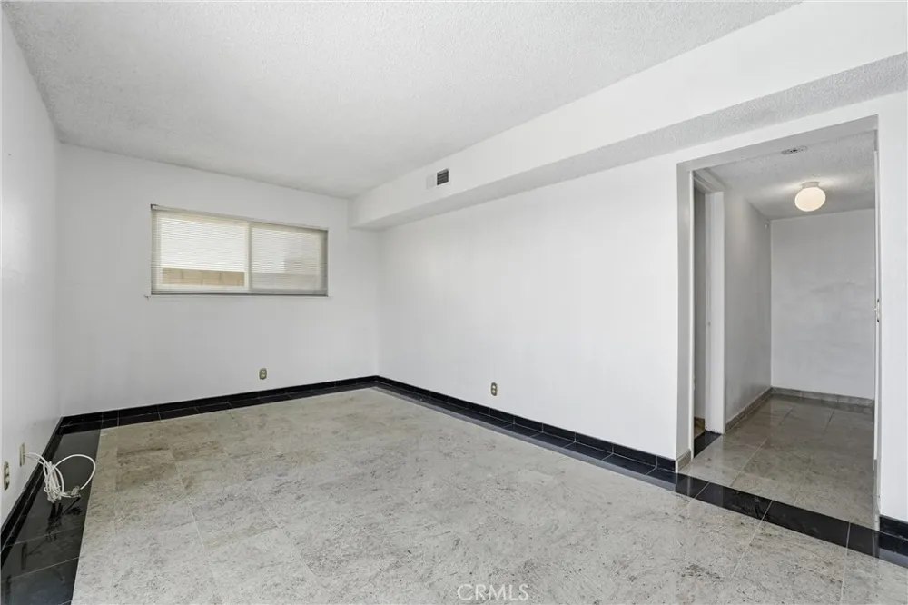 18831 Winnwood Lane Santa Ana, CA 92705