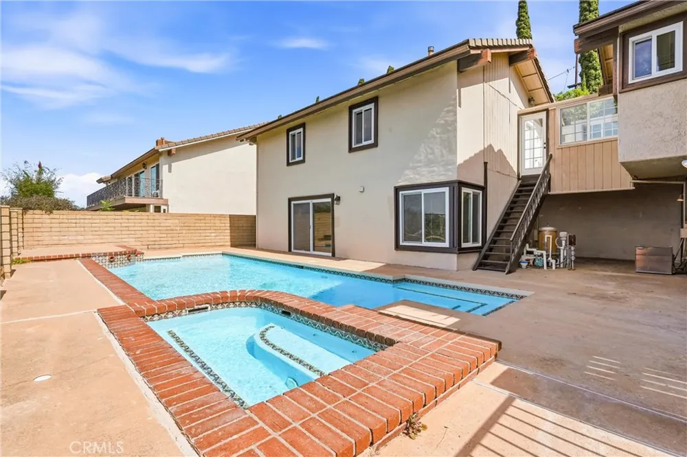 18831 Winnwood Lane Santa Ana, CA 92705