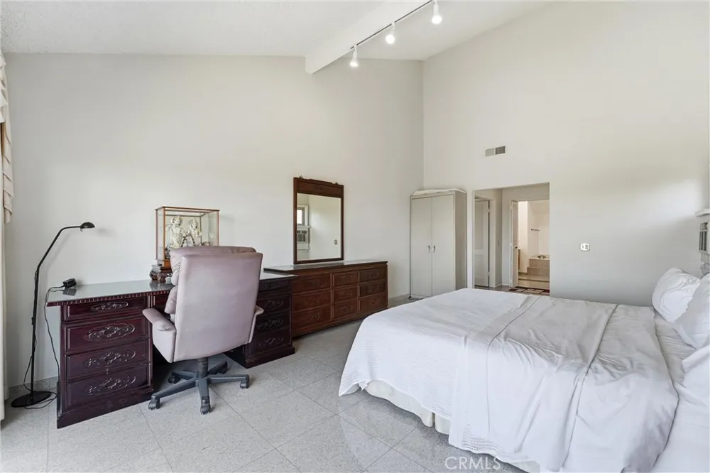 18831 Winnwood Lane Santa Ana, CA 92705