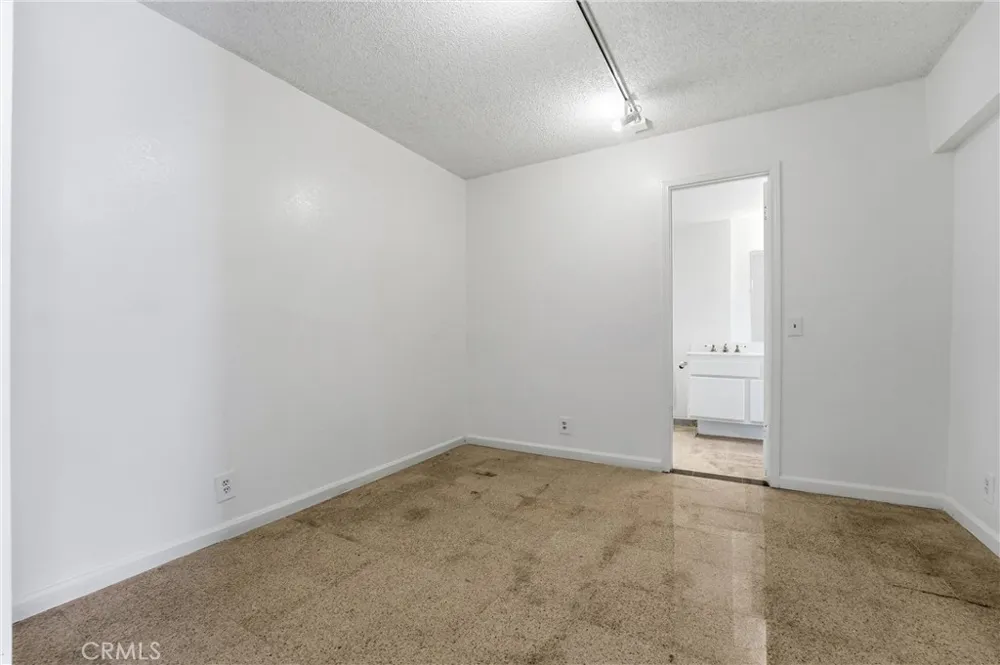 18831 Winnwood Lane Santa Ana, CA 92705