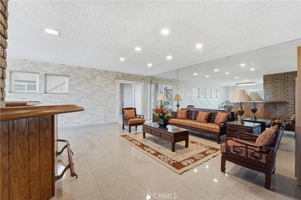 18831 Winnwood Lane Santa Ana, CA 92705