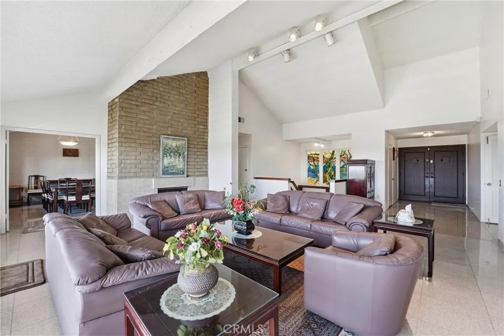 18831 Winnwood Lane Santa Ana, CA 92705