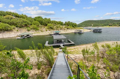 17620 Hunters Hollow