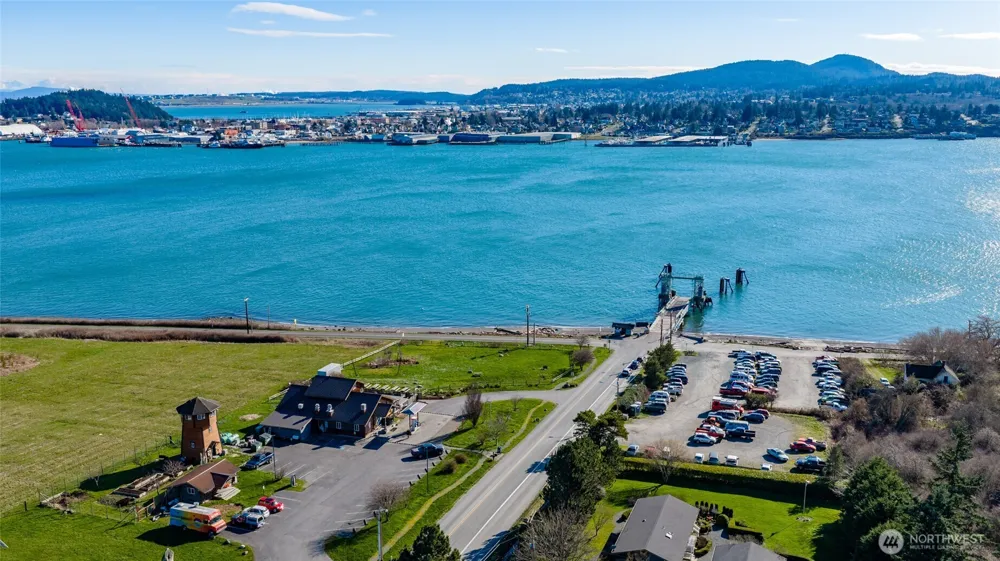 6117 S Shore Road Anacortes, WA 98221