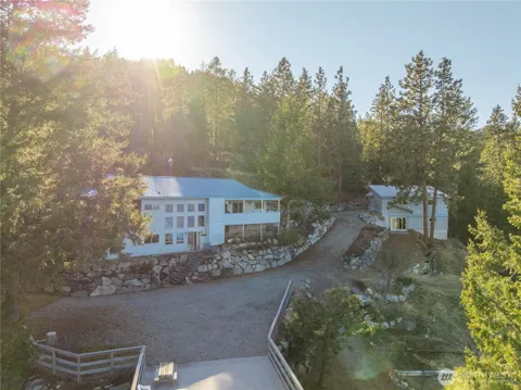 985 Guffy Road