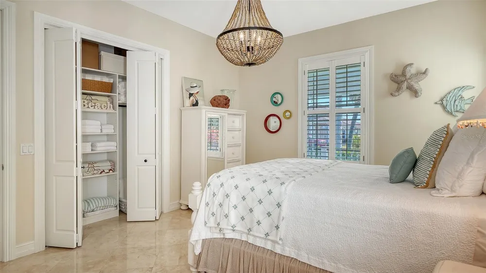 605 POINT DRIVE Holmes Beach, FL 34217