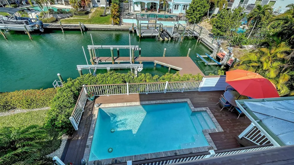 605 POINT DRIVE Holmes Beach, FL 34217