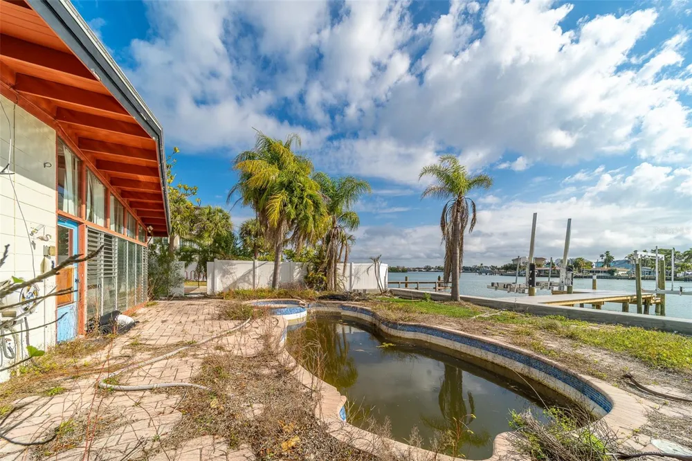 1217 BAY SHORE BOULEVARD Indian Rocks Beach, FL 33785