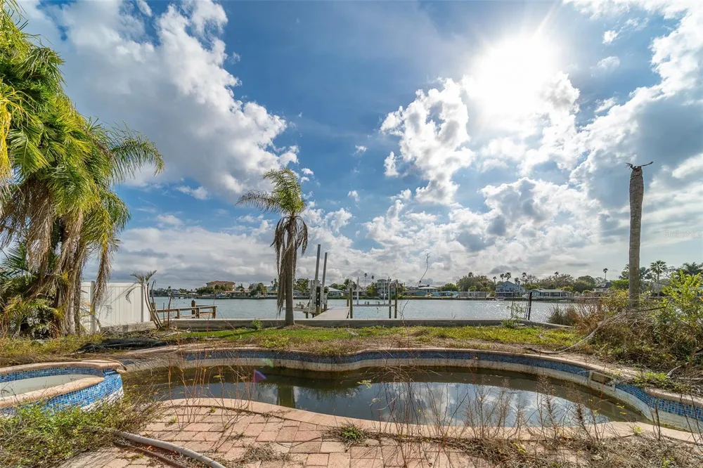 1217 BAY SHORE BOULEVARD Indian Rocks Beach, FL 33785