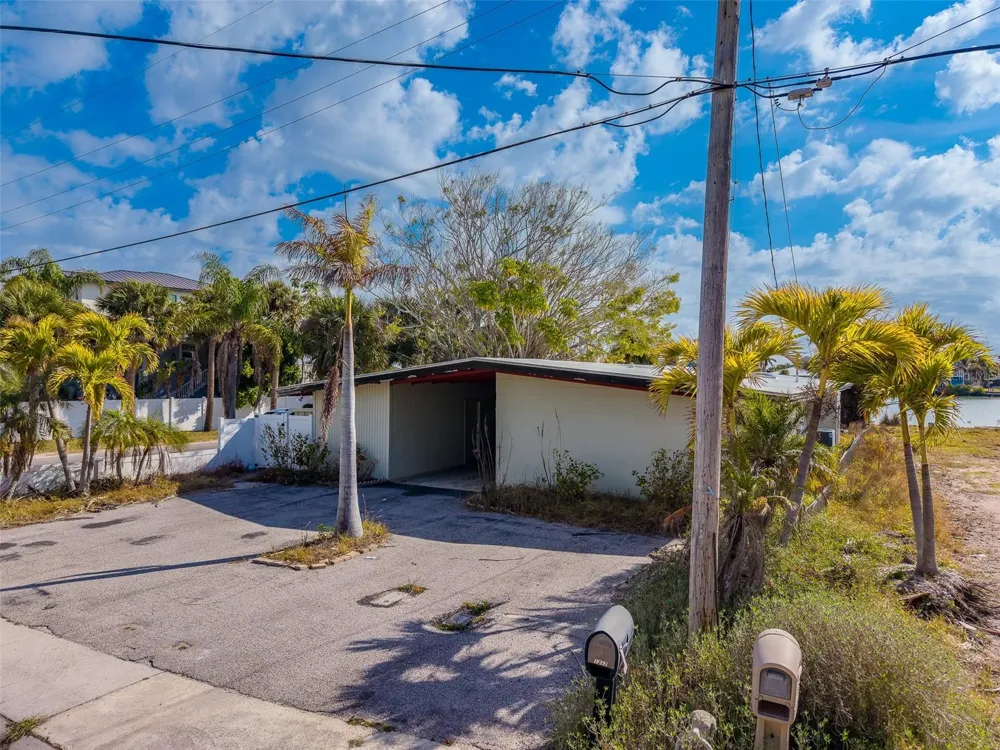 1217 BAY SHORE BOULEVARD Indian Rocks Beach, FL 33785