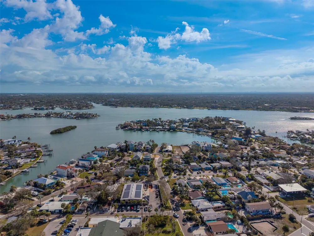 1217 BAY SHORE BOULEVARD Indian Rocks Beach, FL 33785