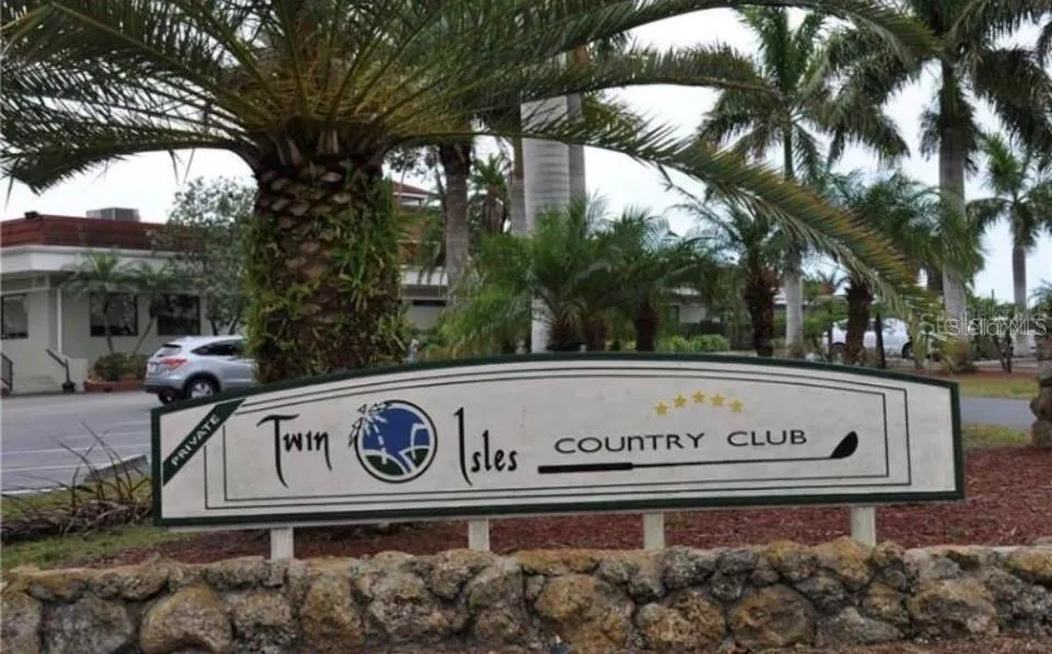 272 MADRID BOULEVARD Punta Gorda, FL 33950