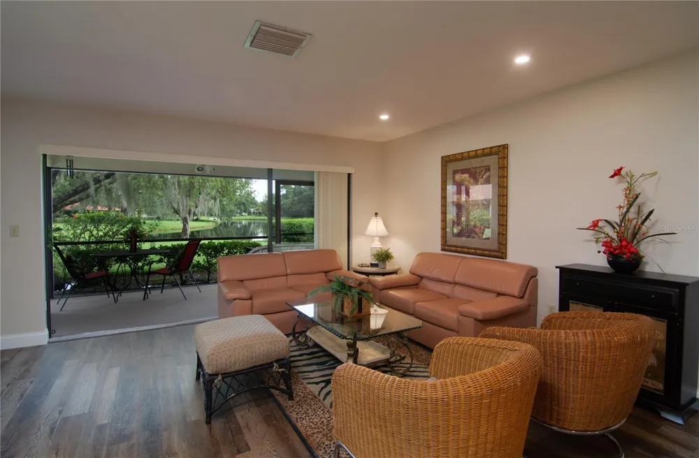 5635 GOLF POINTE DRIVE #101 Sarasota, FL 34243