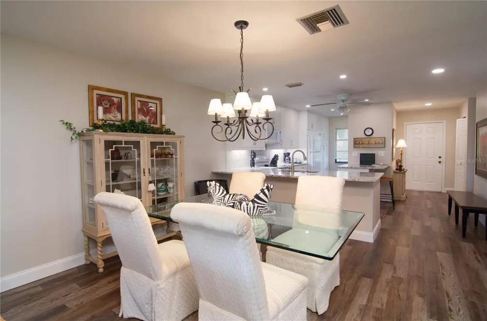 5635 GOLF POINTE DRIVE #101 Sarasota, FL 34243